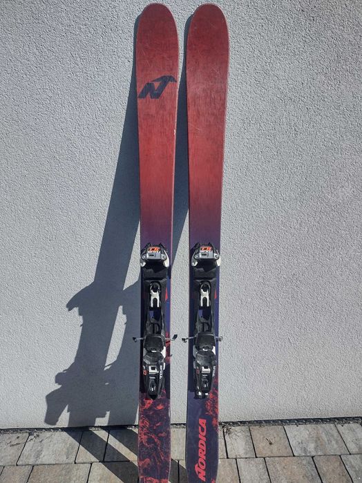 Nartyk skiturowe Nordica  150 cm ( z fokami)