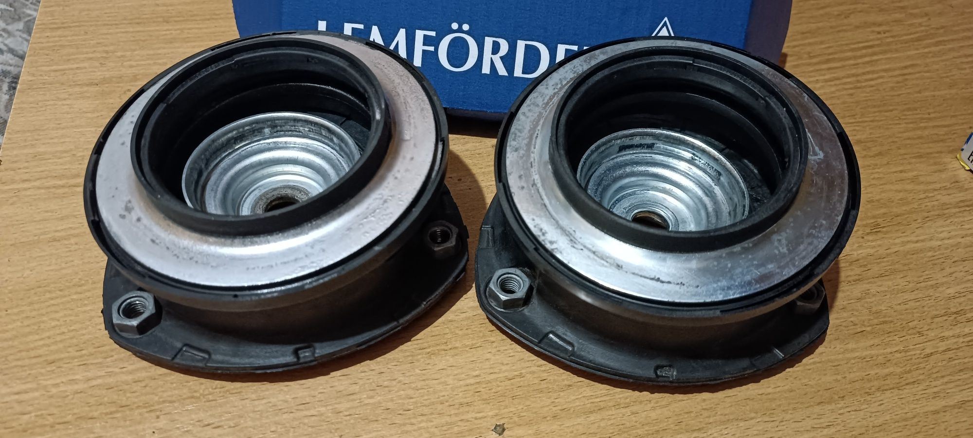 Lemforder передняя опора  с подшипником Volkswagen Passat