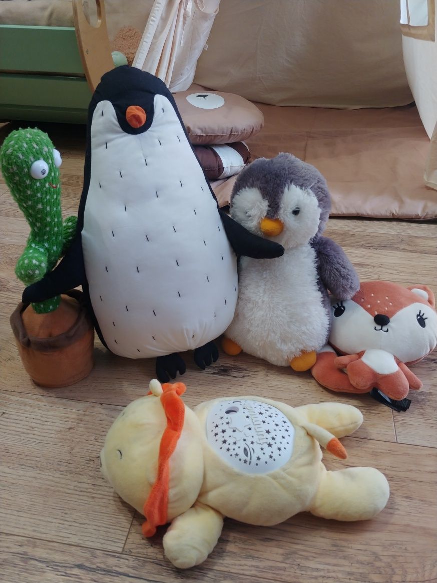 Дитячі іграшки пінгвін, кактус, лисичка, левеня нічничок з музикою