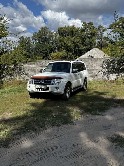 MITSUBISHI Pajero 2012 3.2 дизель 1 хозяин