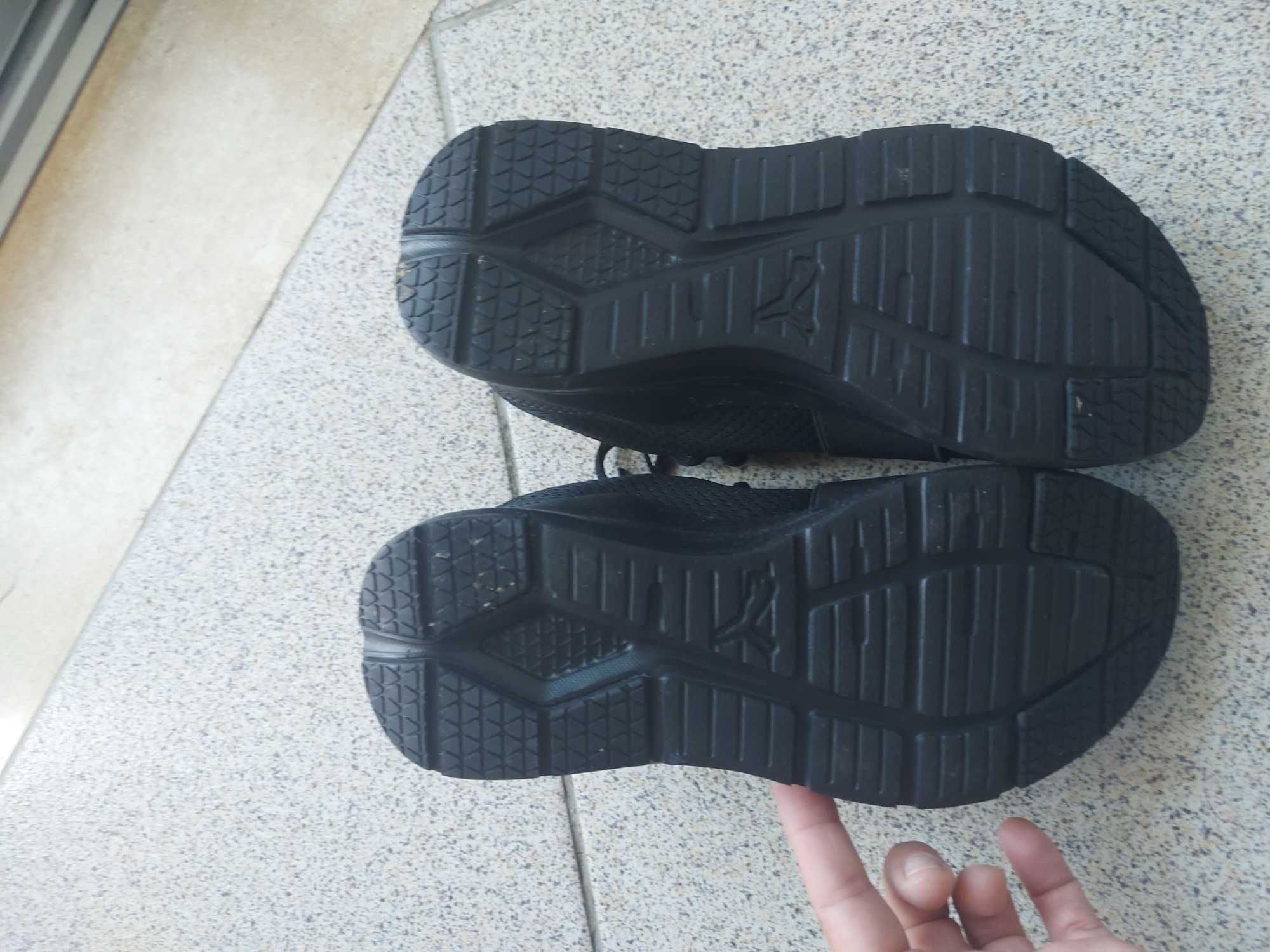Sapatilhas Puma wired run