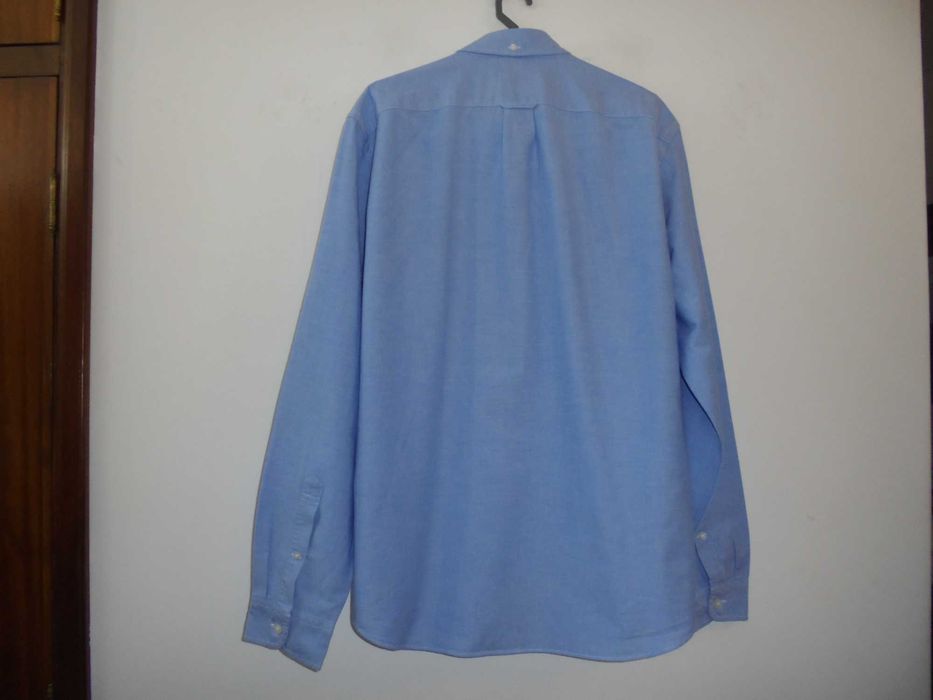 camisa de homem cor azul bebé