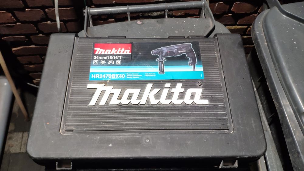 Skrzynka makita hr2470,