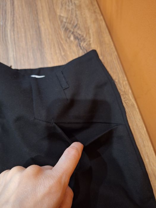 Czarna spódniczka