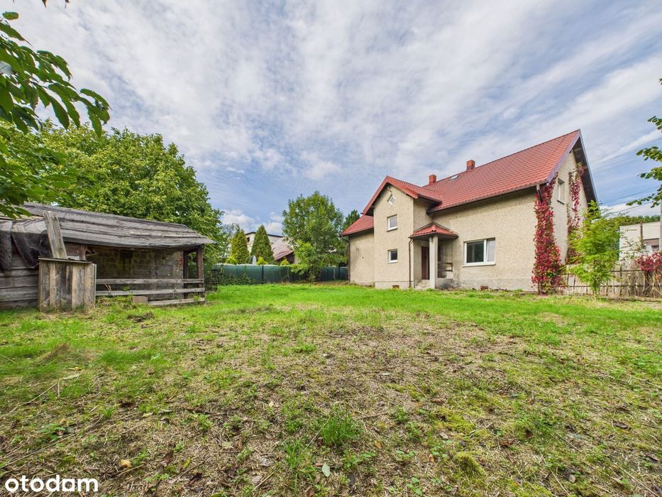 Zamieszkaj lub zainwestuj – dom z ogrodem w spokojnej okolicy