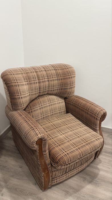 Conjunto sofá e 2 poltronas