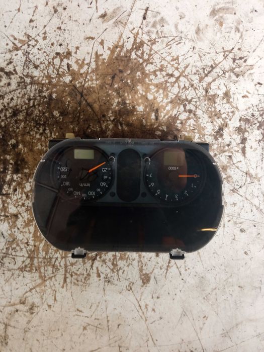 Ford Fiesta MK6 1.4 Licznik Zegary