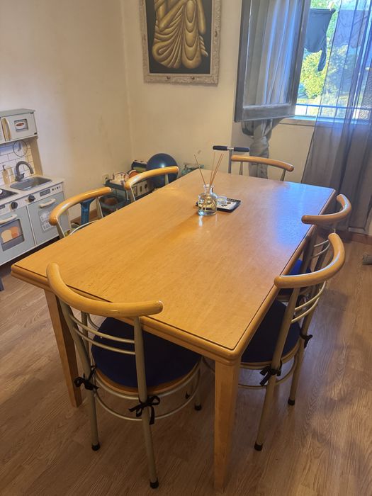 Mesa de jantar com 6 cadeiras