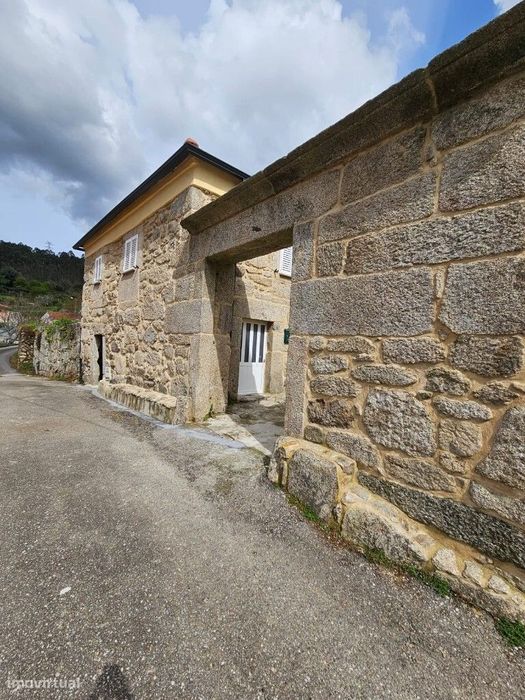 Moradia Ind. V2 - Arcos de Valdevez