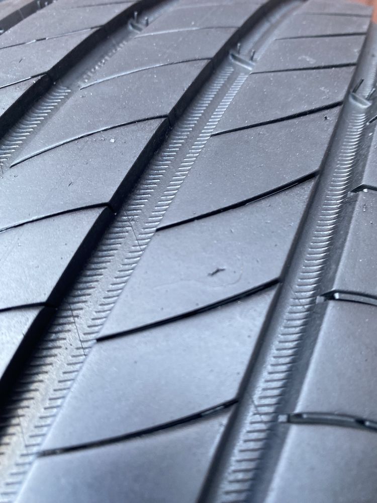 Opony 215/65r17 Michelin 90% bieżnika