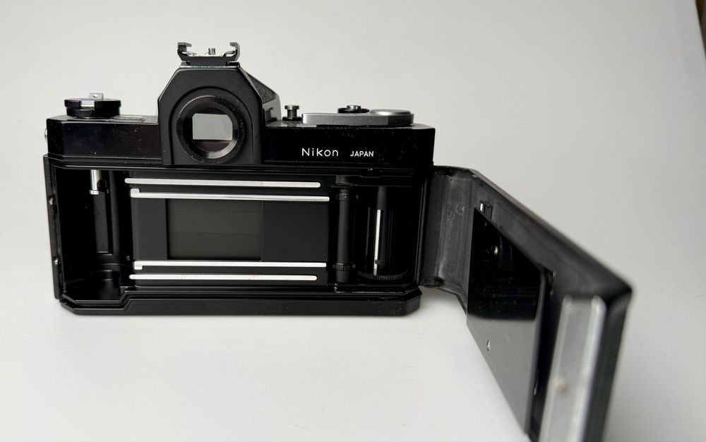 Плівкова камера Nikkormat FT чорна