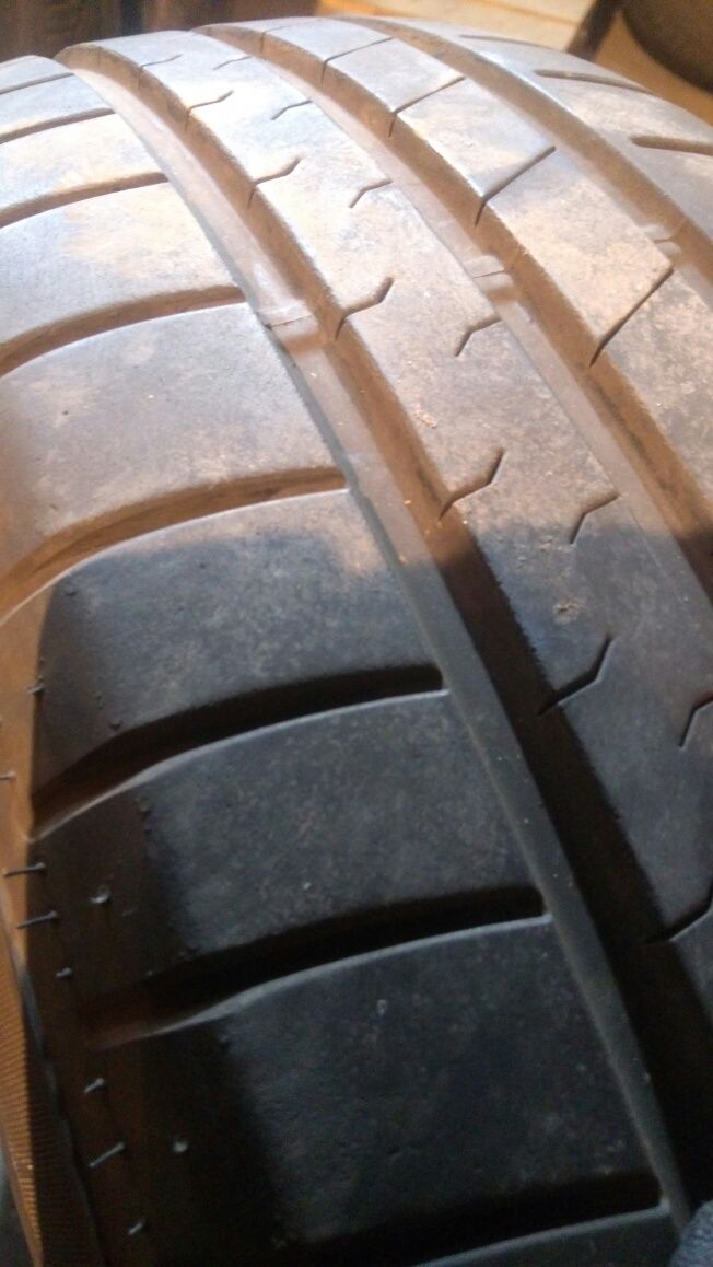 Opona 215/65R16 Falken