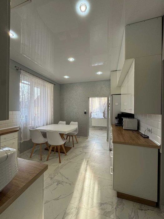 Продаж будинку с.Невицьке