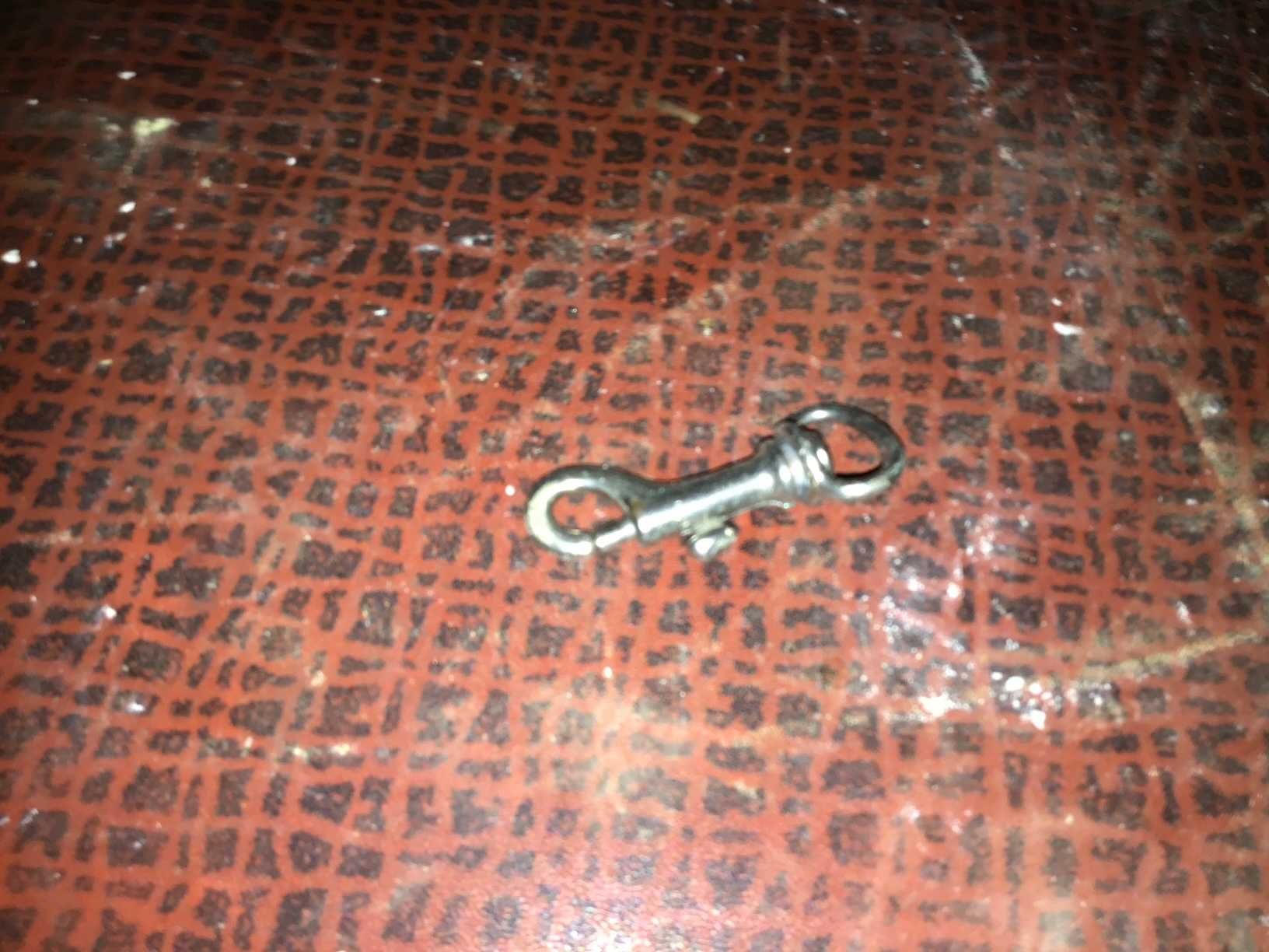 pecinha em metal para agrupar porta chaves