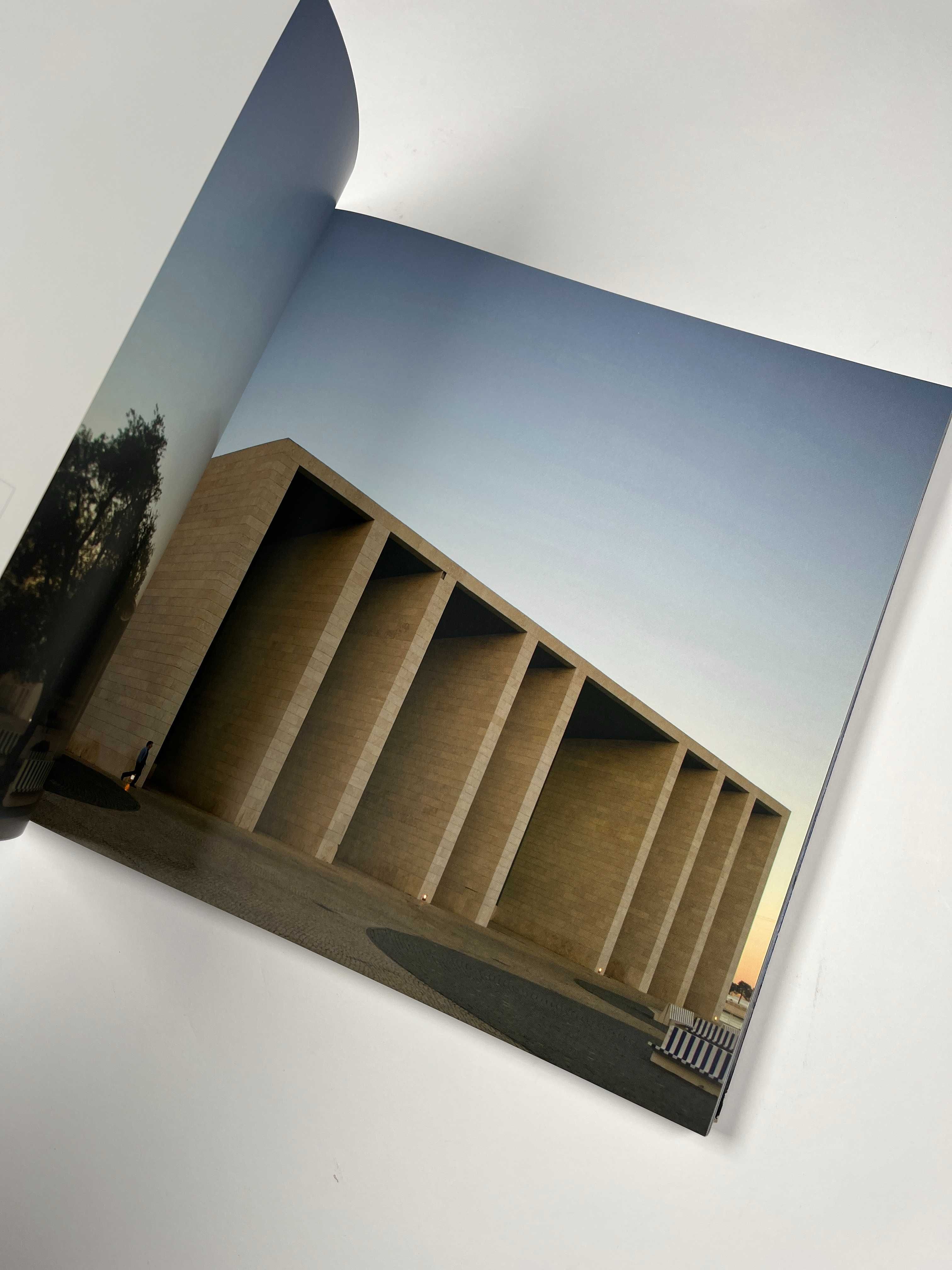 Алваро Сиза / Álvaro Siza Primeira Monografia em Russo