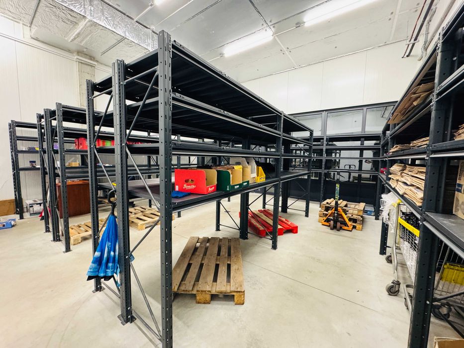 Продаж торгового місця на ринку Шувар, 80 м.кв., (є холодильник)