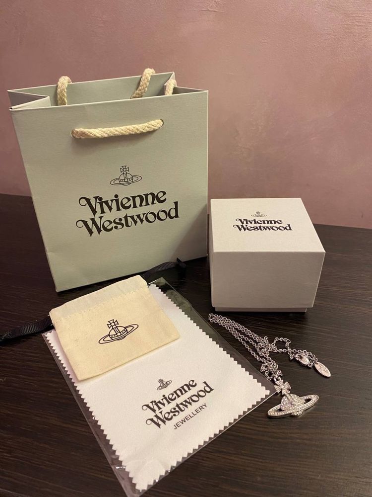 Підвіска Vivienne Westwood