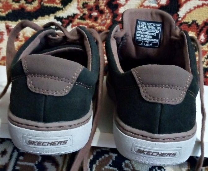 Чоловічі брендові кросівки SKECHERS