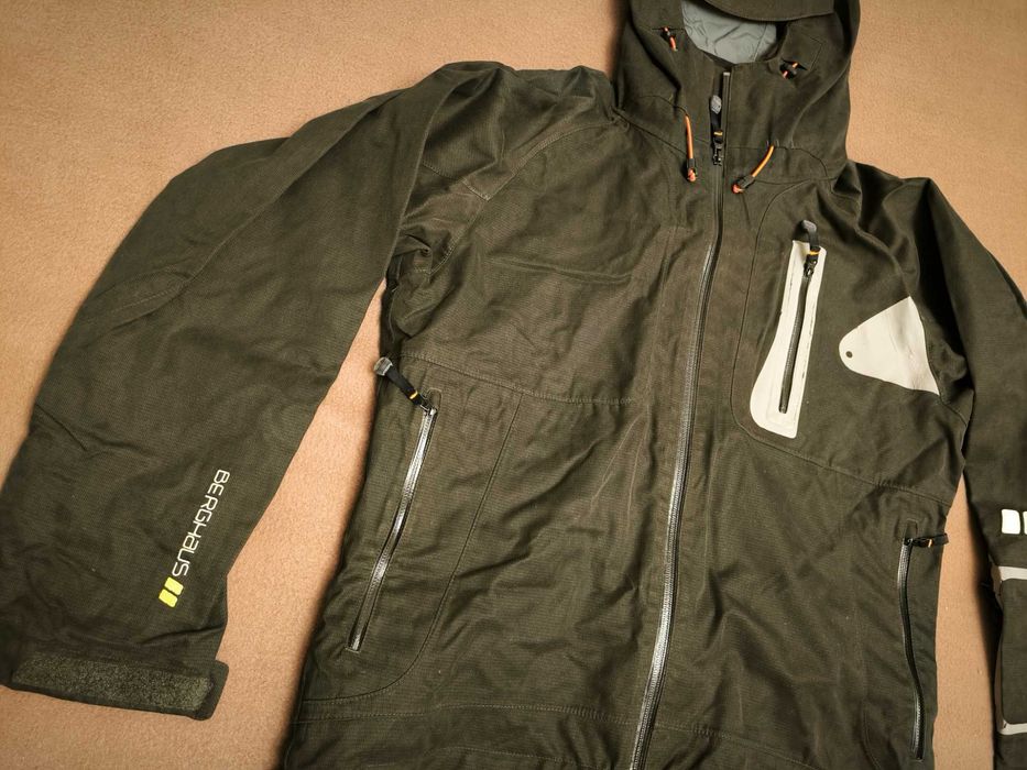 Куртка чоловіча Berghaus S оригінал мембранна від вітру, дощу