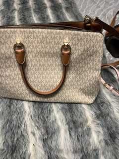 Mala Mickael Kors, usada somente 2 vezes