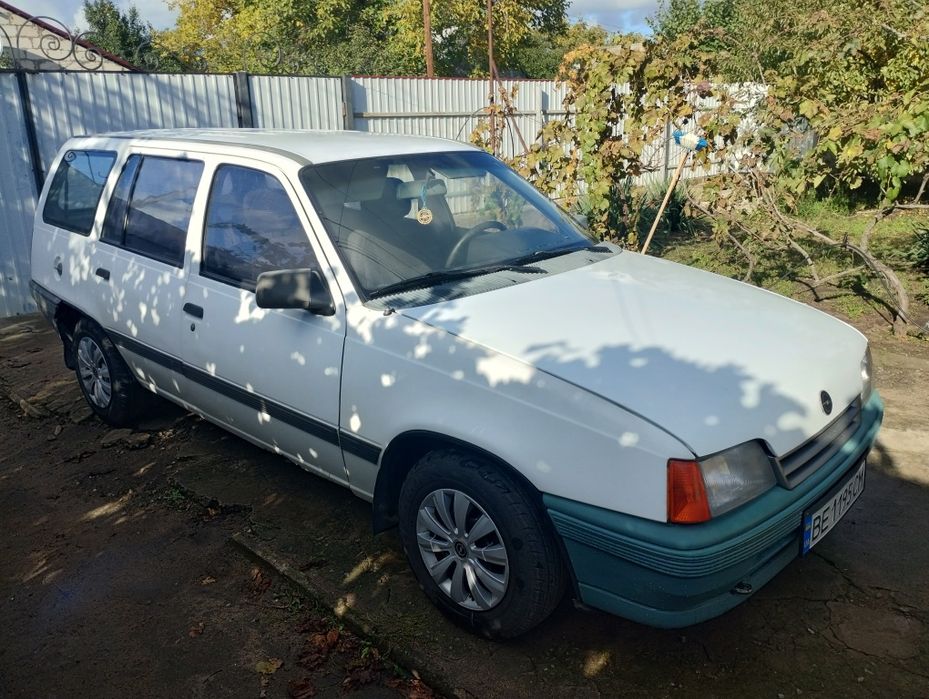 Опель кадет 1990