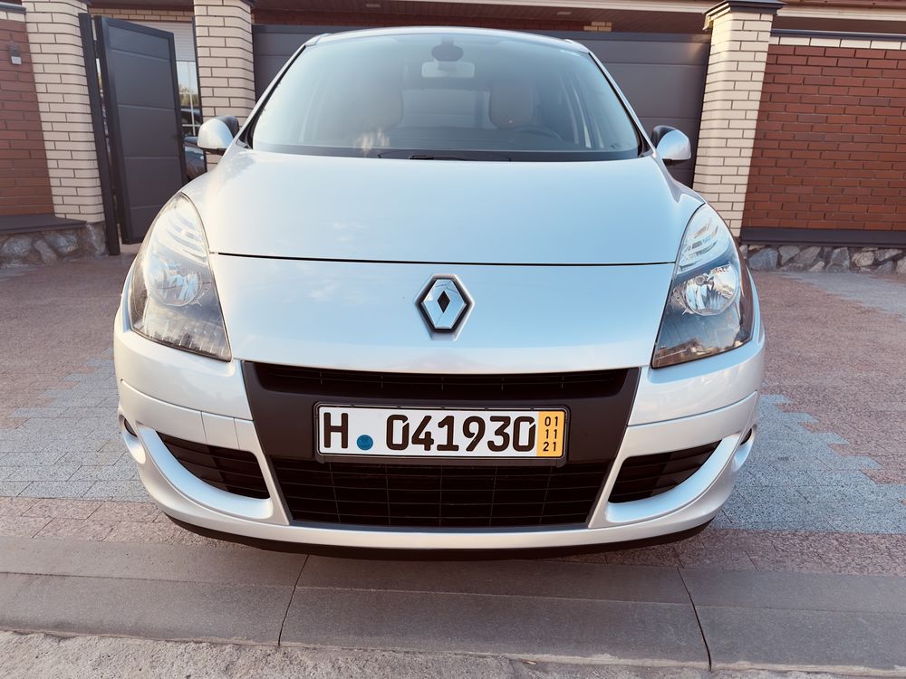 Renault Scenic 1,5 tdi  2010рік