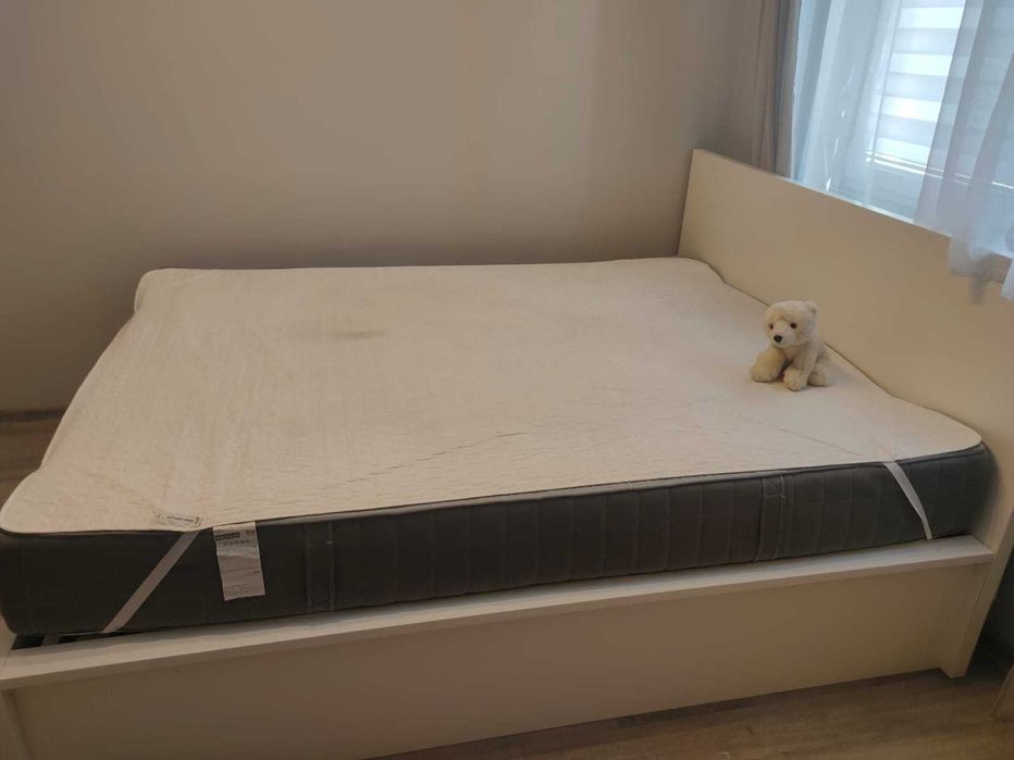 Używane łóżko podwójne z materacem z Ikei 180-200 sm