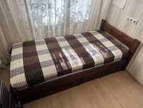 Ліжко,матрац,ящики.