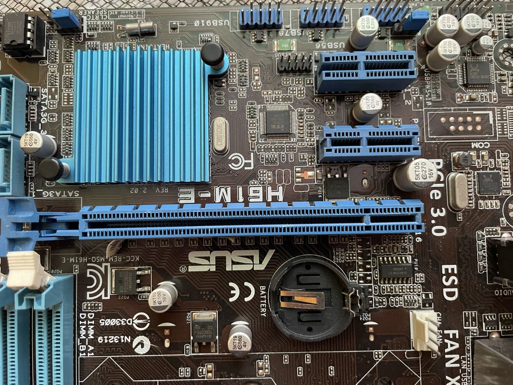 Материнська плата asus H61M-E