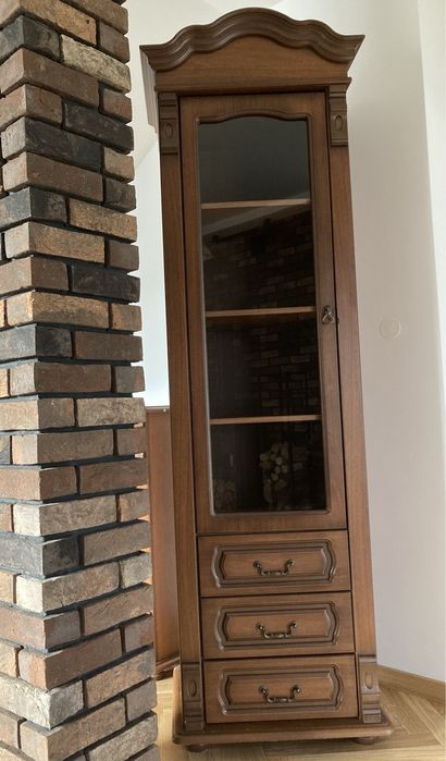 Komplet mebli (komoda, słupek, stolik po TV)