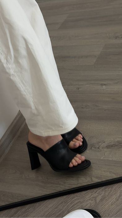 Шкіряні осінні мюлі чорні