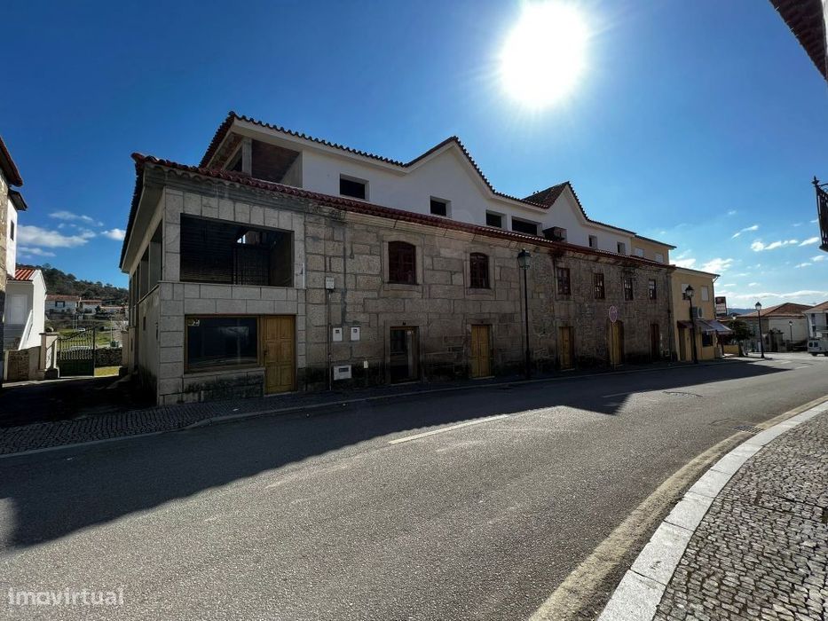 Excelente Investimento em Mirandela - Prédio com 917m2