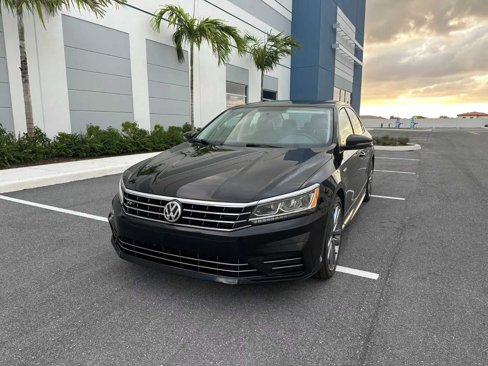 2017 Volkswagen Passat R-LINE