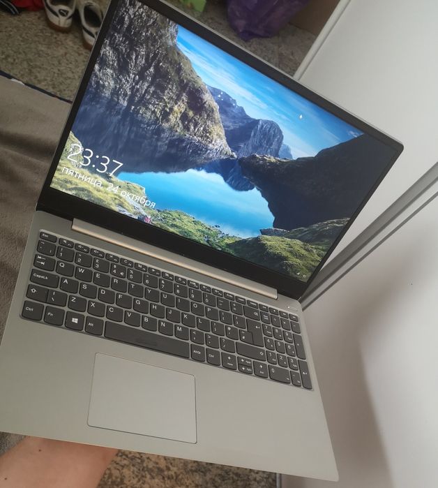 Ультрабук Lenovo Ideapad 330S-15AST в чудовому стані