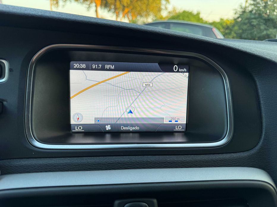 Volvo V40 Cross Country 1.6 D2 Momentum