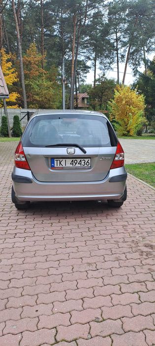 Sprzedam Hondę Jazz, długie opłaty...