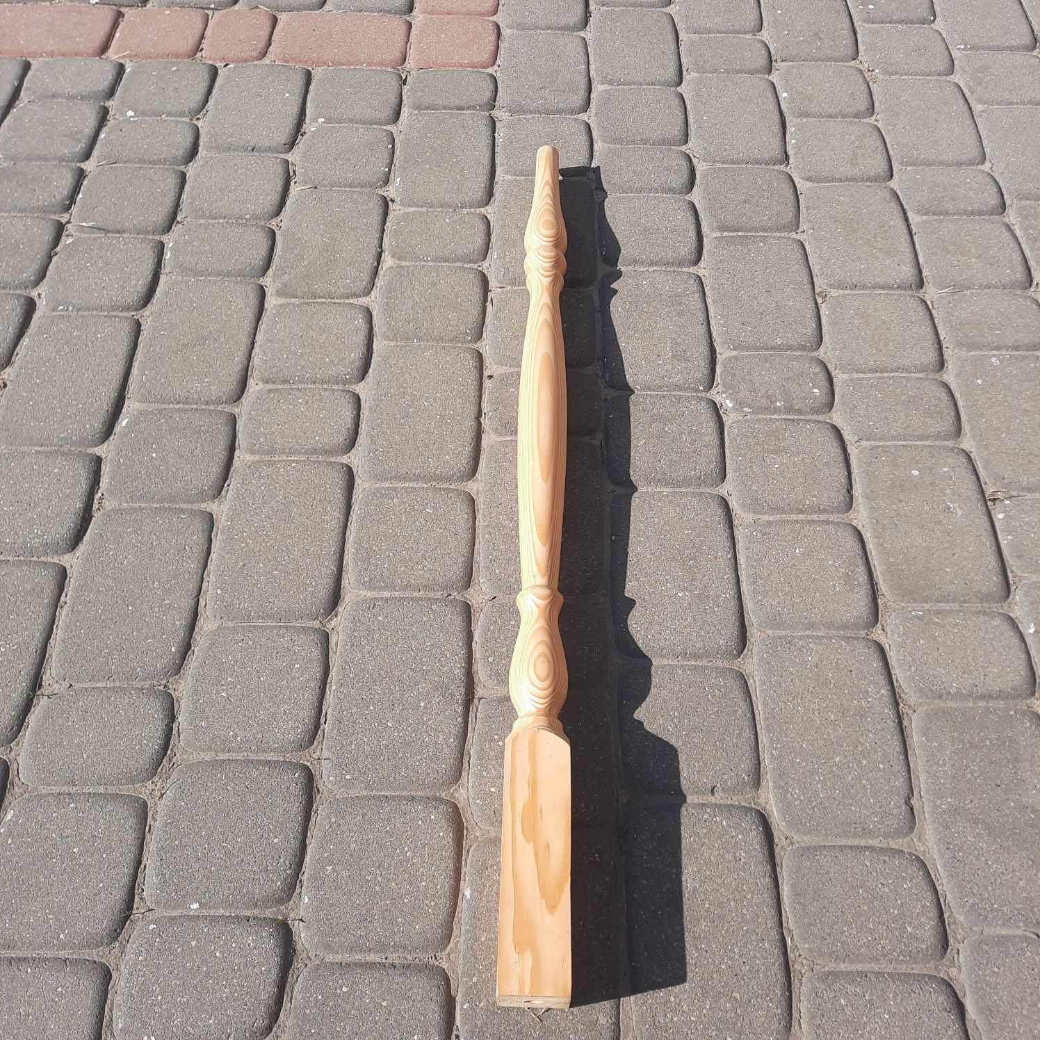 Tralki drewniane na schody balustrada