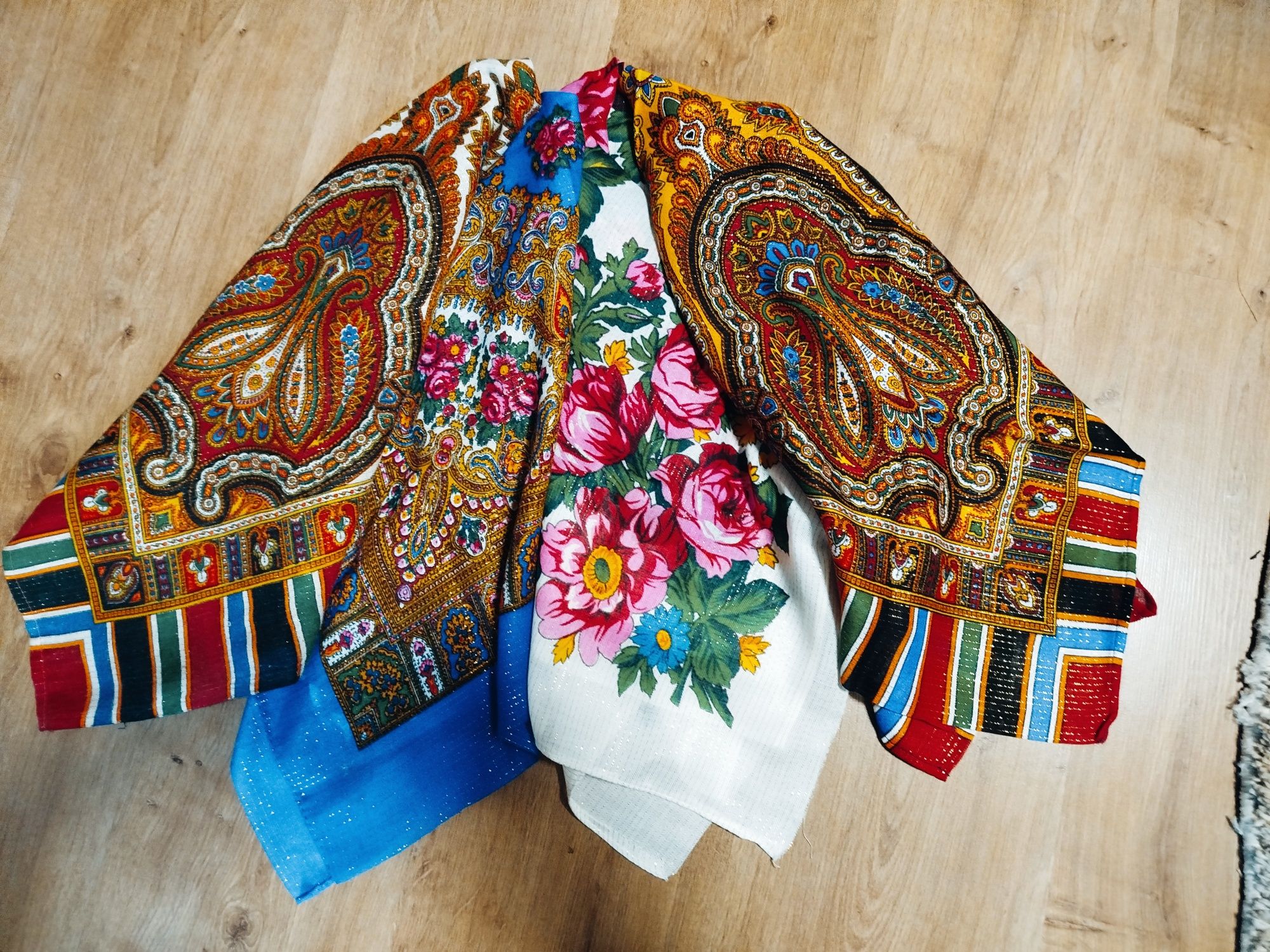 Платки.хустинки .