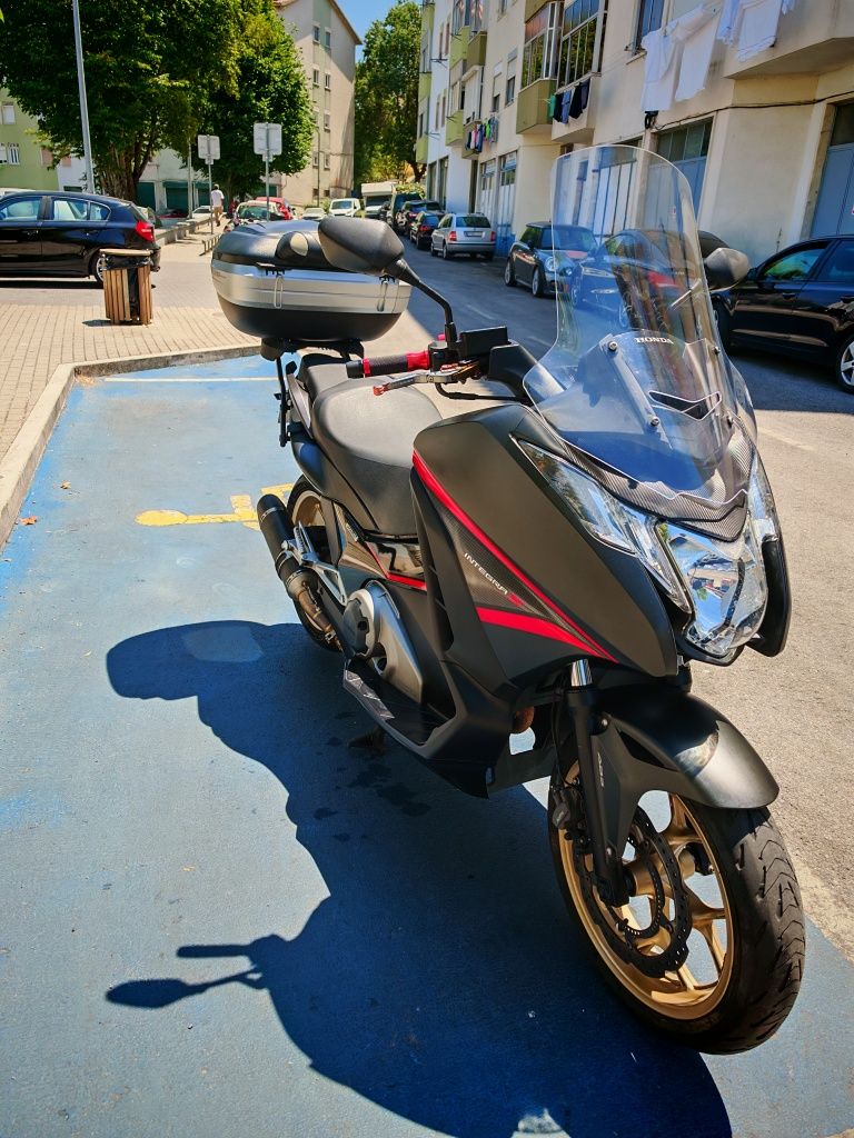 Honda integra 750S