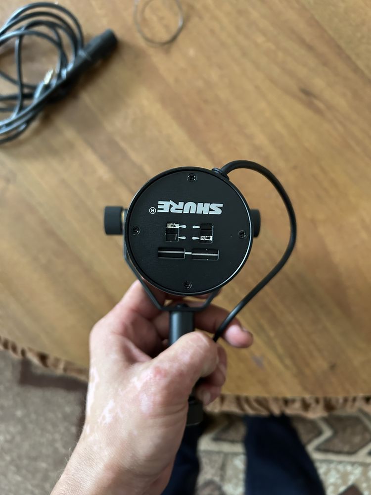 Студійний динамічний мікрофон Shure SM7b