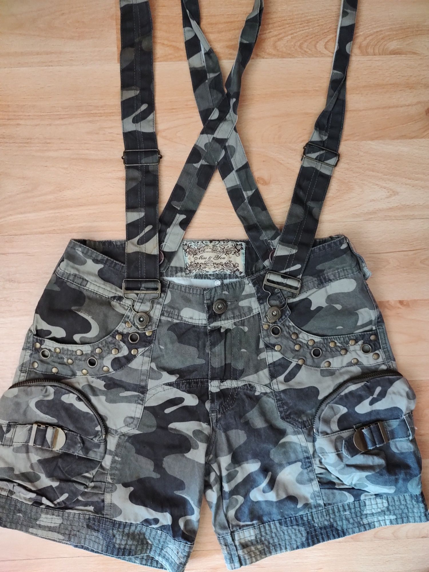 szorty | spodenki | szelki | na szelkach | moro | khaki | nity | ćwiek