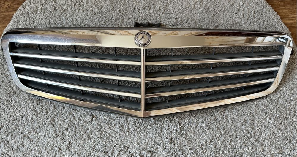 Решітка радіатора Mercedes W204, дорест.