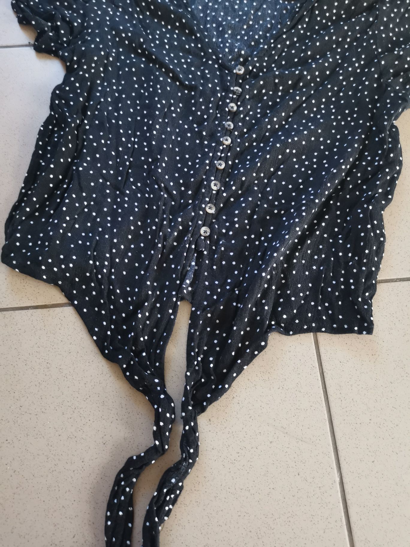 Lekka letnia bluzka 100 % wiskoza z krótkim rękawem retro w kropki m