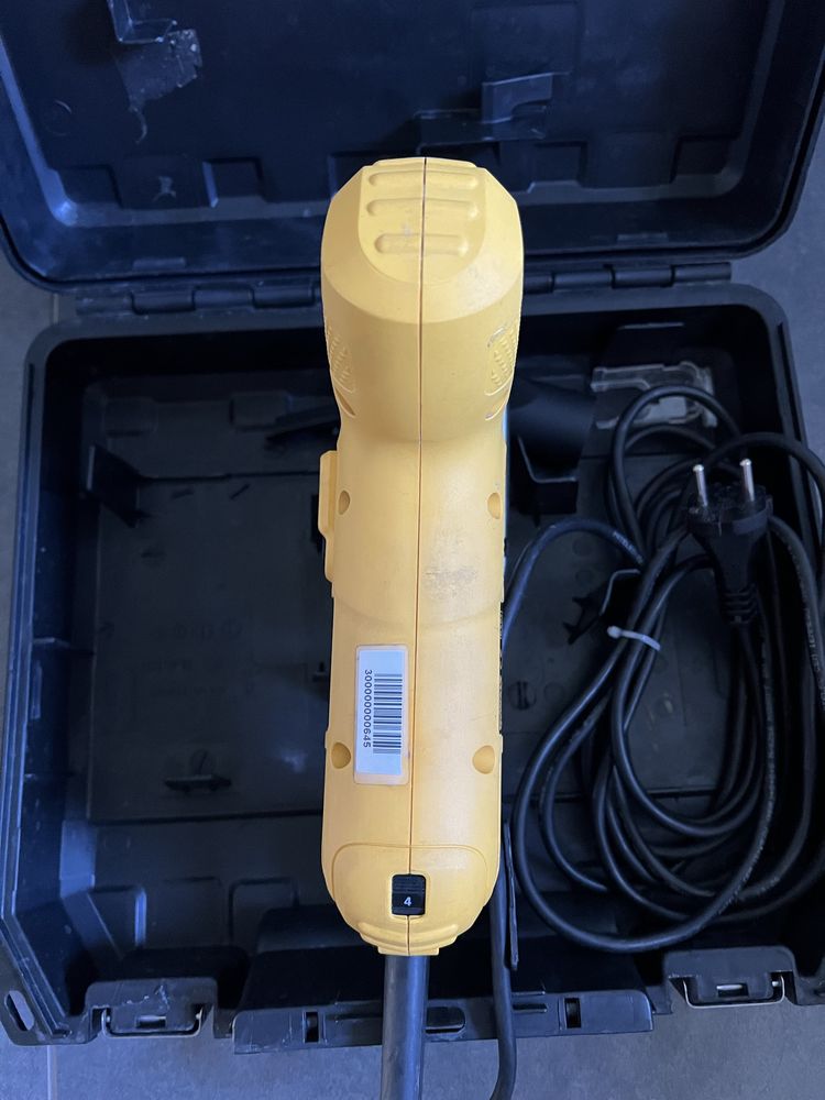 Мережевий  лобзик Dewalt DW 343