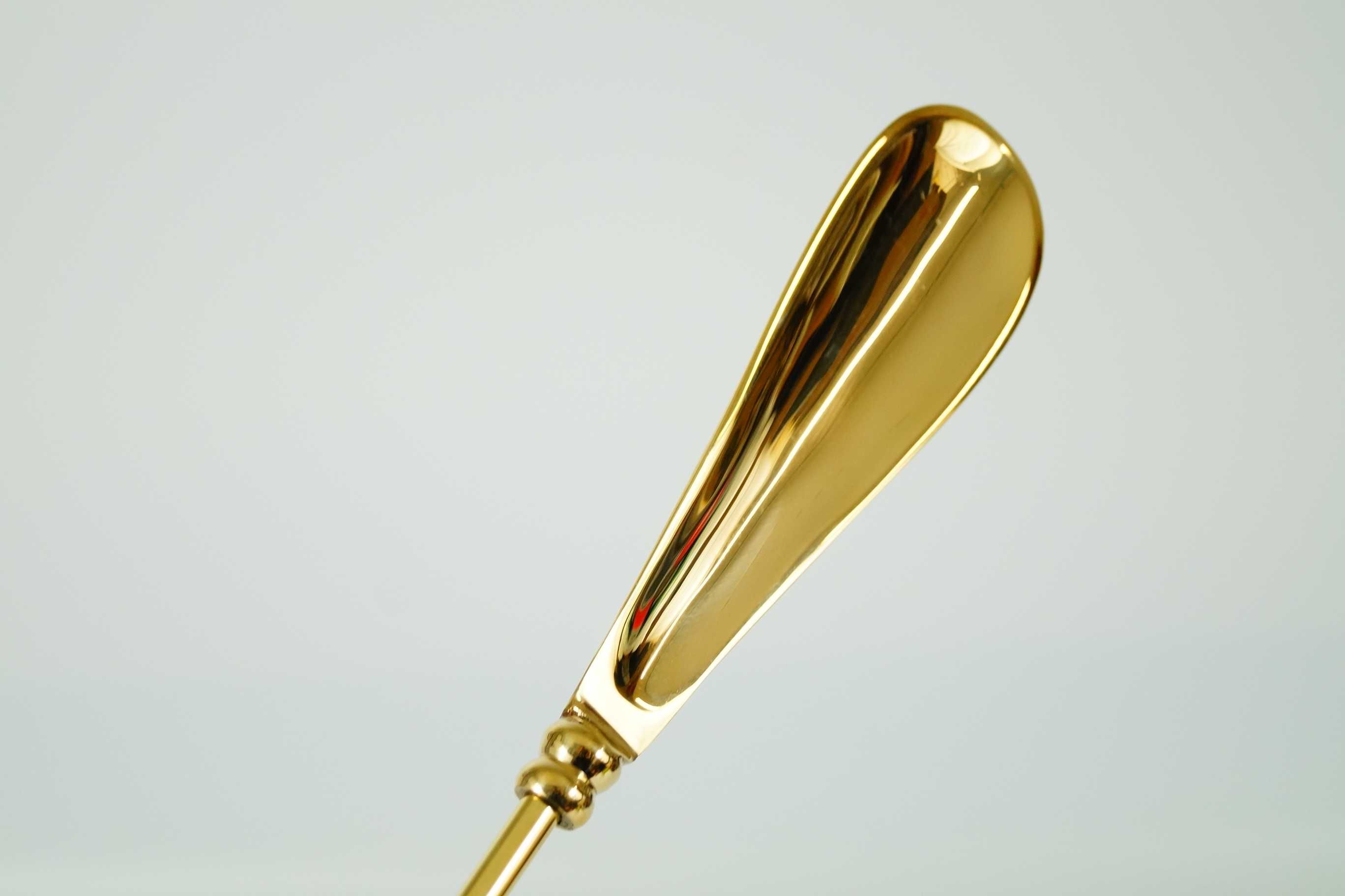 Mosiężna łyżka do zakładania obuwia butów Konik 47 cm masywna