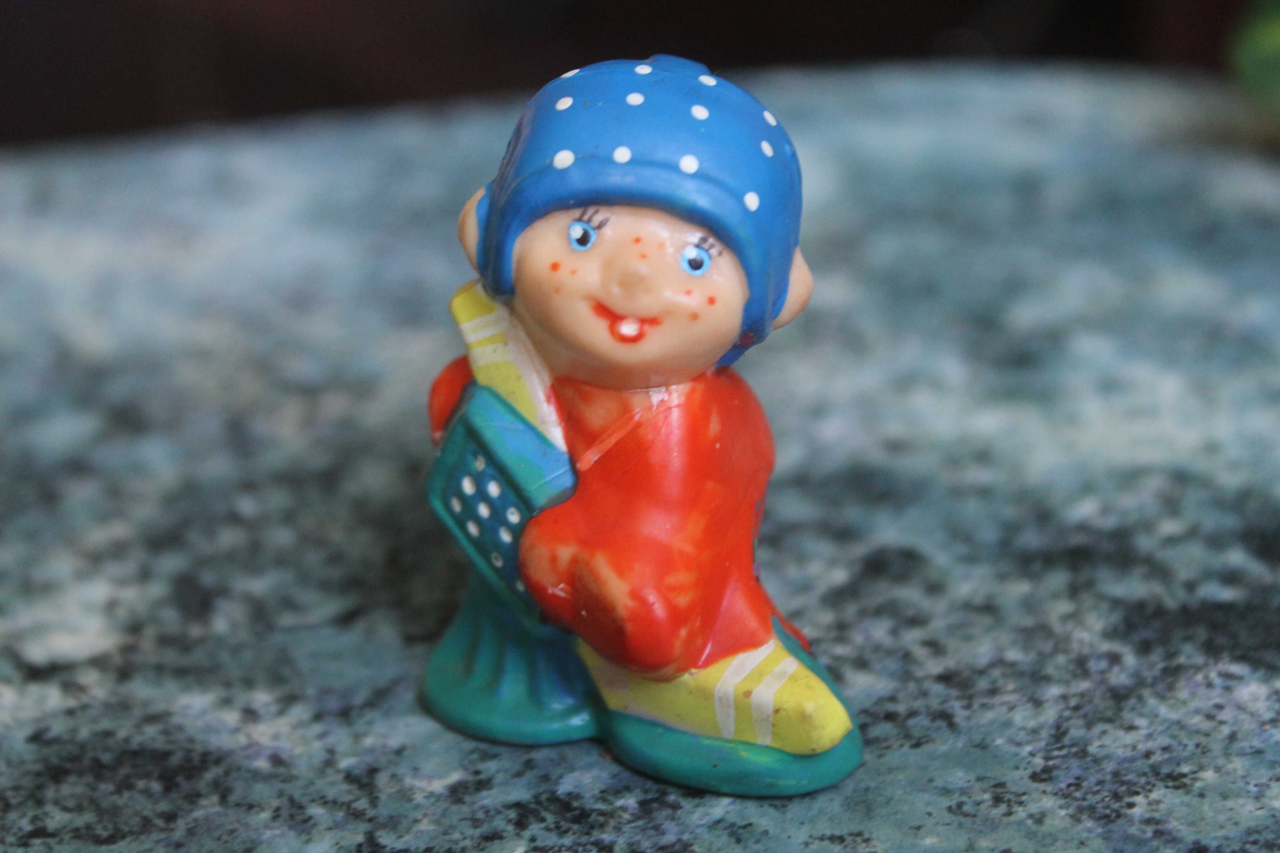 Маленькая резиновая игрушка Хоккеист