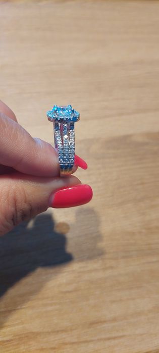 Luksusowy pierścionek z cyrkonią rozm. 7