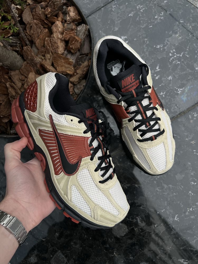 Оригінальні кросівки Nike Zoom Vomero 5 HF1553-201