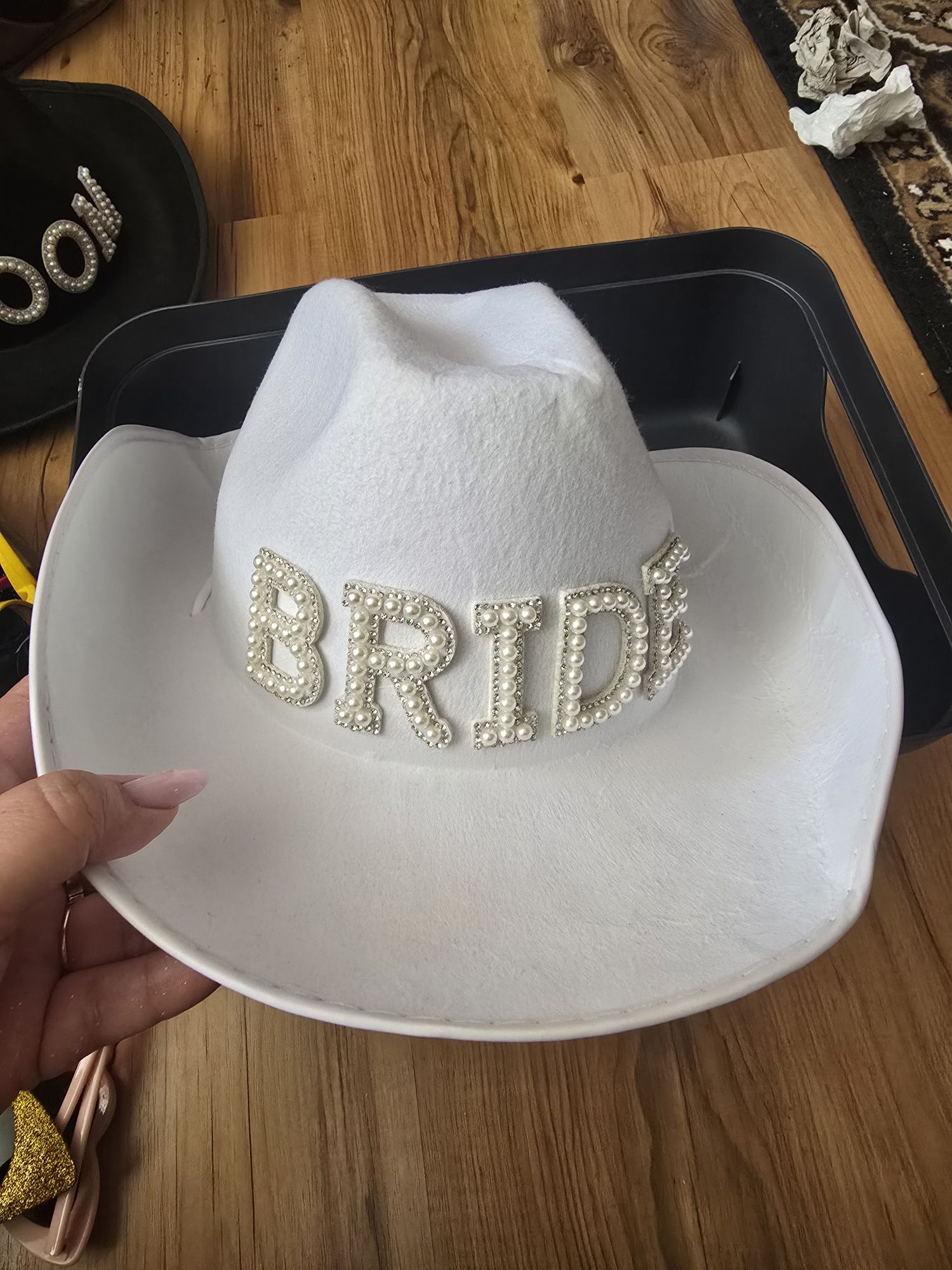 Kapelusze weselne groom i bride