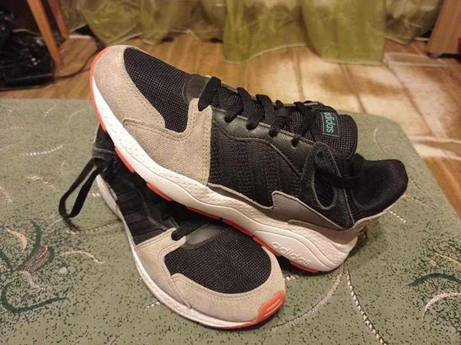 Кроссовки кожаные Adidas оригинал размер-39 по факту стелька-25 см